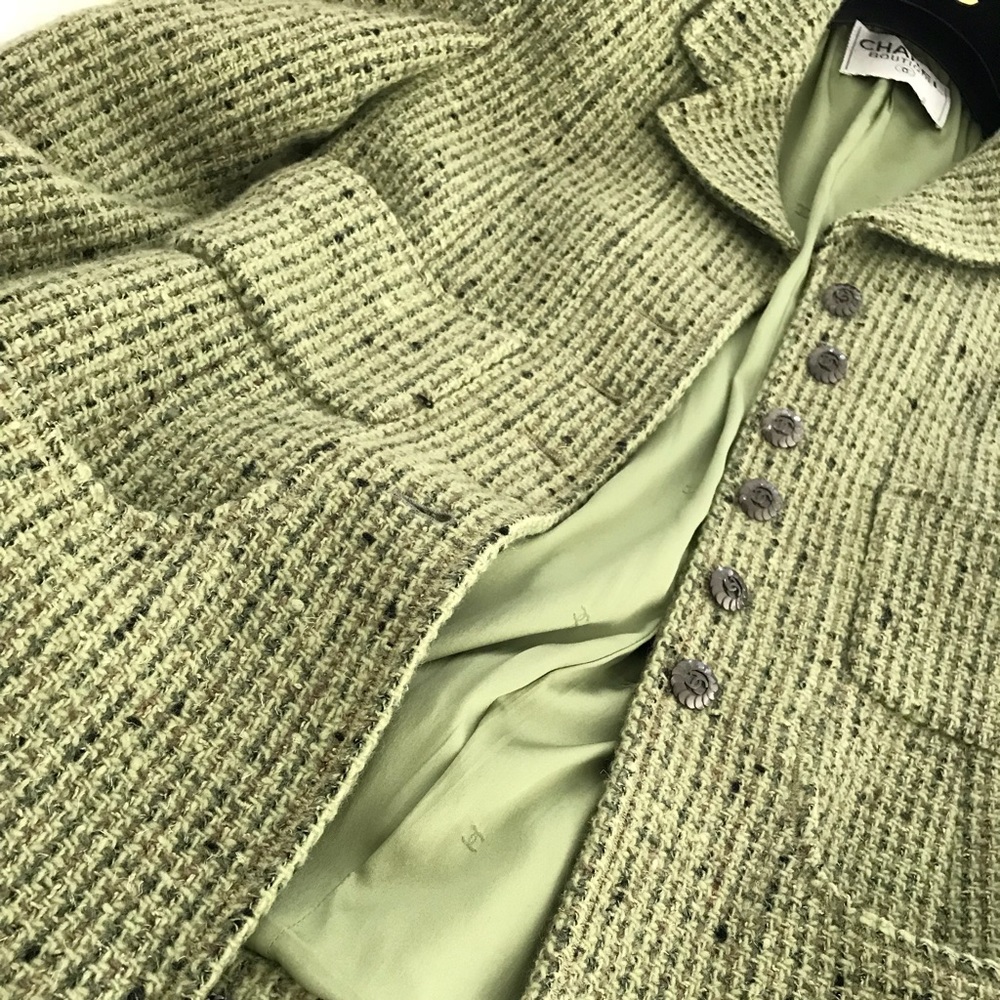 Chanel skirt suit - Picture 3 of 7